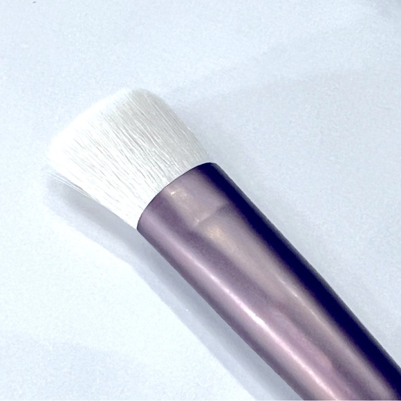 NEW: “BEAUTY FOR REAL” Perfect Perfection Glam Concealer Brush || Full Size - Picture 2 of 14